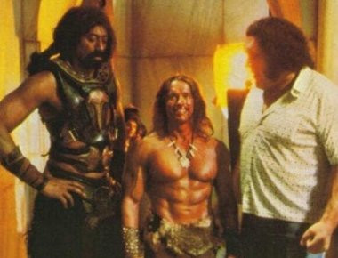 Σπάνια φωτογραφία: Όταν ο Arnold Schwarzenegger είναι ο πιο ... κοντός στο δωμάτιο!